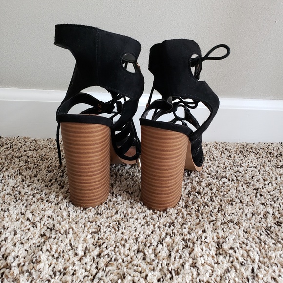 Heels - Picture 2 of 2